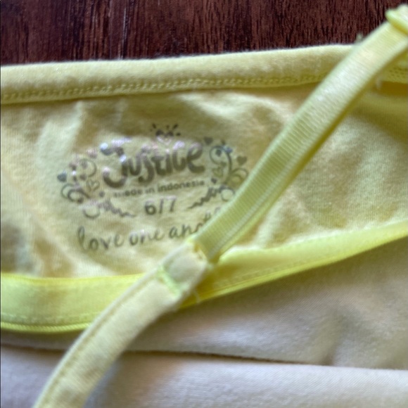 Bundle of tank top and jeans. - Picture 4 of 8